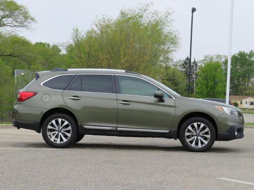 Wilderness Green Metallic 2017 Subaru Outback 3.6R Touring