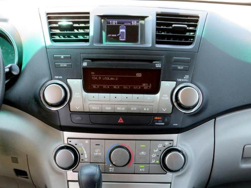 2011 Toyota Highlander Base