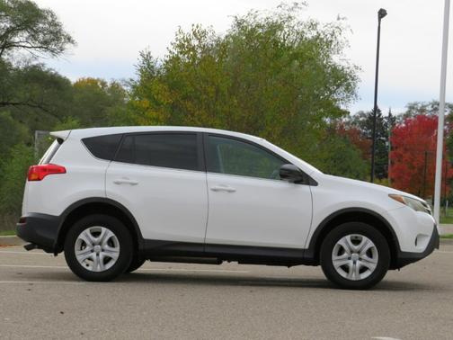 2014 Toyota RAV4 LE