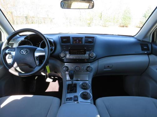2011 Toyota Highlander Base