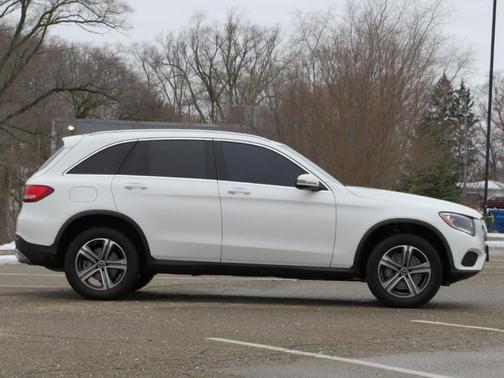 2018 Mercedes-Benz GLC 300 Base