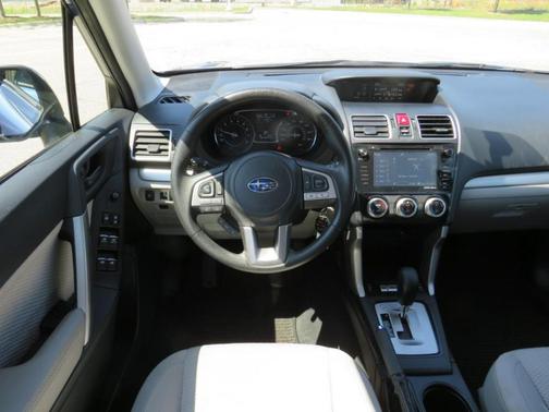 Quartz Blue Pearl 2017 Subaru Forester 2.5i Premium