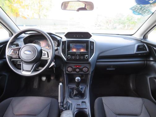 2017 Subaru Impreza 2.0i