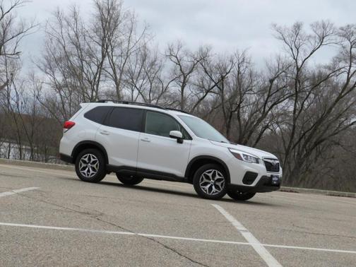 Crystal White Pearl 2020 Subaru Forester Premium