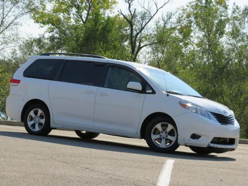 2013 Toyota Sienna LE