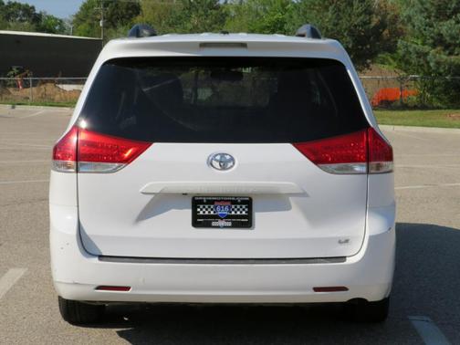 2013 Toyota Sienna LE