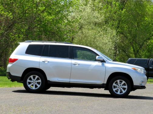 2011 Toyota Highlander Base