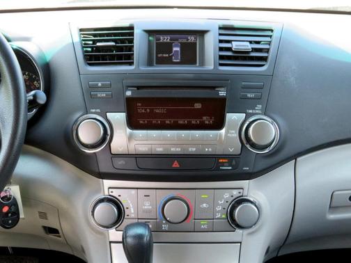 2011 Toyota Highlander Base