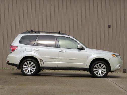 White 2012 Subaru Forester 2.5X Premium