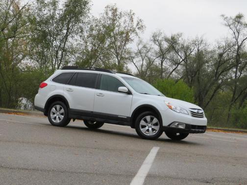 2011 Subaru Outback 2.5i Premium