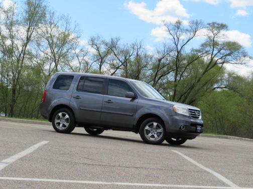 Gray 2015 Honda Pilot EX-L
