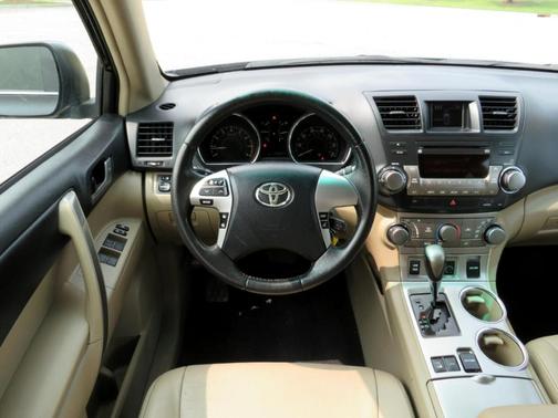 2012 Toyota Highlander Base