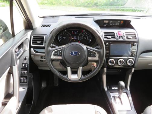 Crystal White Pearl 2017 Subaru Forester 2.5i Limited