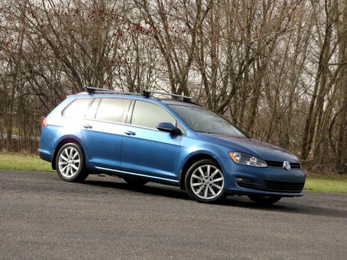2016 Volkswagen Golf SportWagen TSI SE 4-Door