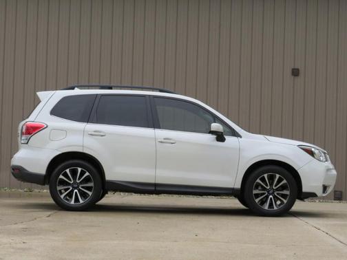 Crystal White Pearl 2018 Subaru Forester 2.0XT Premium