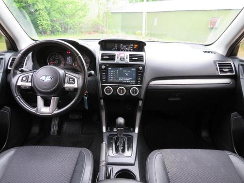Crystal White Pearl 2018 Subaru Forester 2.0XT Premium