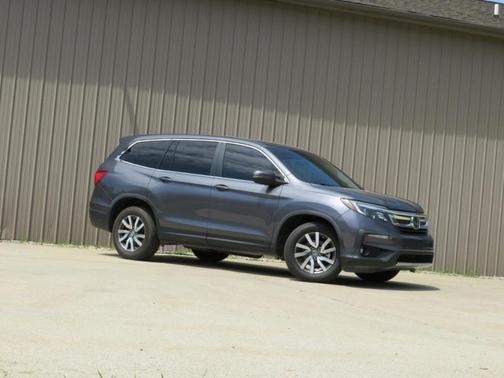 Gray 2019 Honda Pilot EX