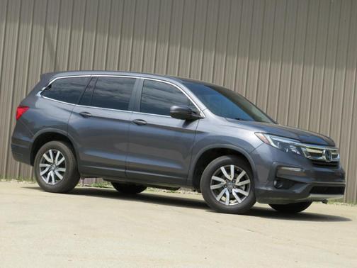 Gray 2019 Honda Pilot EX