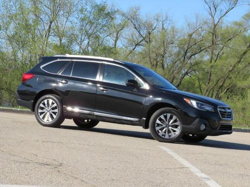 Crystal Black Silica 2018 Subaru Outback 2.5i Touring