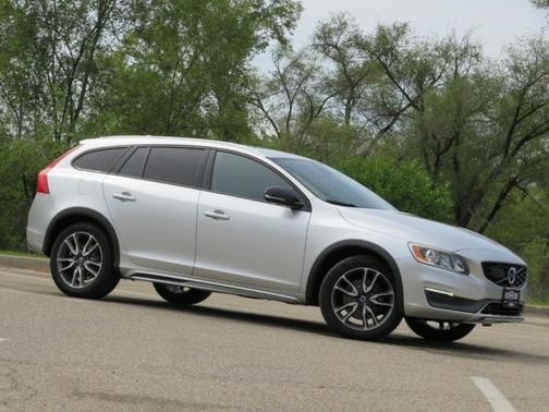 2016 Volvo V60 Cross Country T5