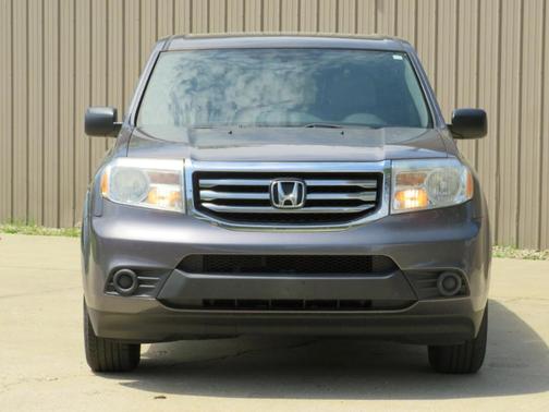 Gray 2014 Honda Pilot LX