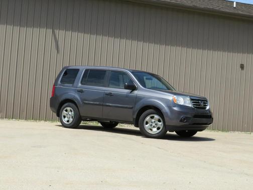 Gray 2014 Honda Pilot LX