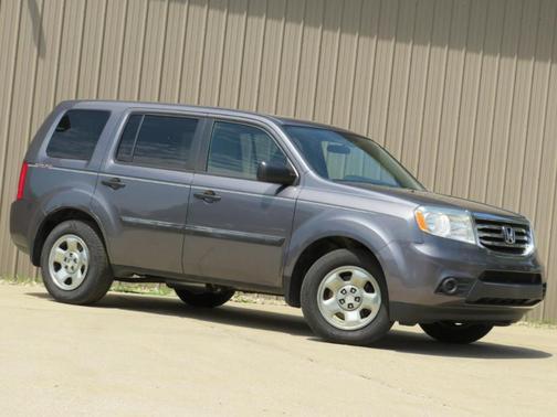 Gray 2014 Honda Pilot LX