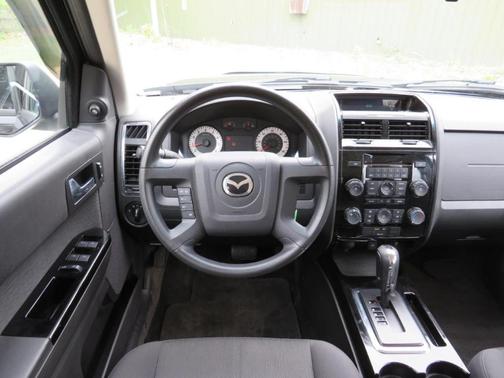 Tuxedo Black 2011 Mazda Tribute i Sport