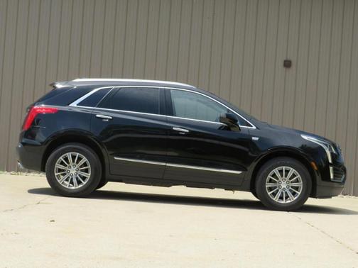 Black 2018 Cadillac XT5 Luxury