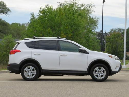 2014 Toyota RAV4 LE