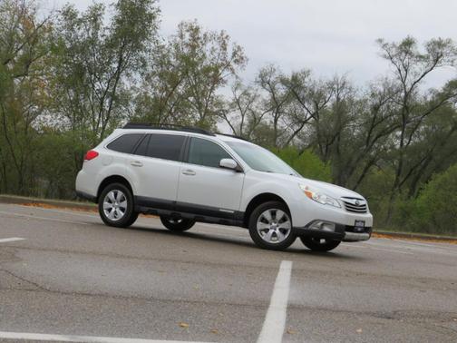 2010 Subaru Outback 2.5i Limited