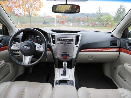 2010 Subaru Outback 2.5i Limited