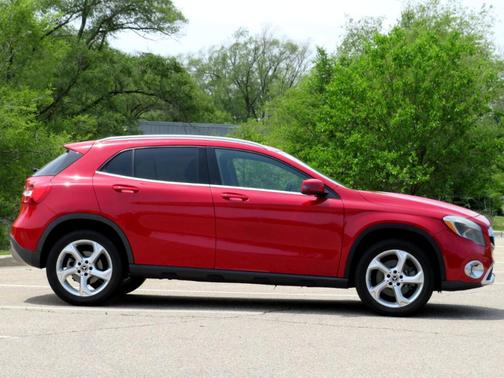 2020 Mercedes-Benz GLA 250 Base 4MATIC