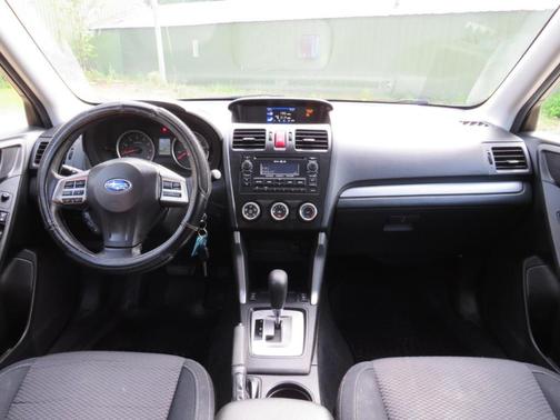 Crystal Black Silica 2014 Subaru Forester 2.5i Premium