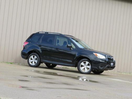 Crystal Black Silica 2014 Subaru Forester 2.5i Premium