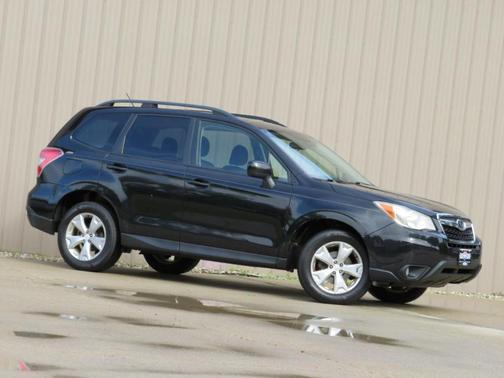 Crystal Black Silica 2014 Subaru Forester 2.5i Premium