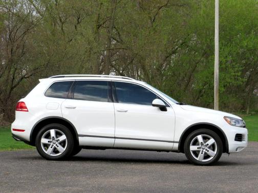 2013 Volkswagen Touareg VR6 Lux