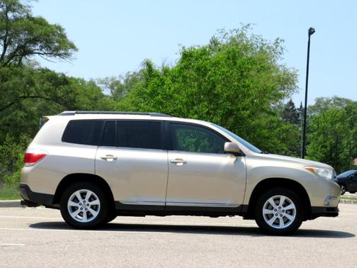 2011 Toyota Highlander Base