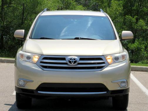 2011 Toyota Highlander Base
