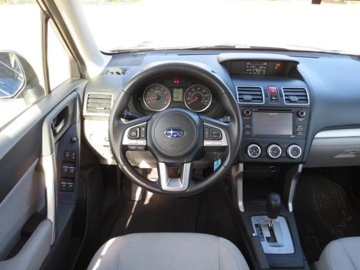 2017 Subaru Forester 2.5i