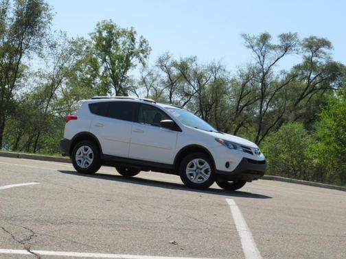 2014 Toyota RAV4 LE
