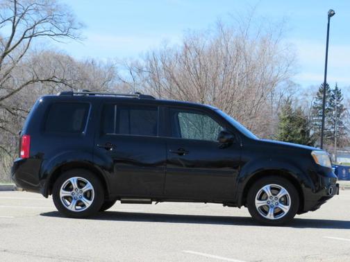 Black 2014 Honda Pilot EX-L