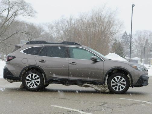 2021 Subaru Outback Premium