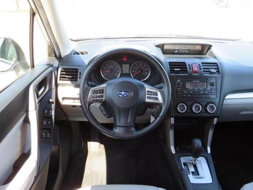 Ice Silver Metallic 2015 Subaru Forester 2.5i Premium