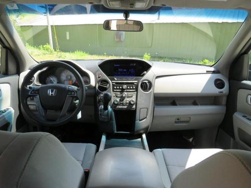 Gray 2015 Honda Pilot EX