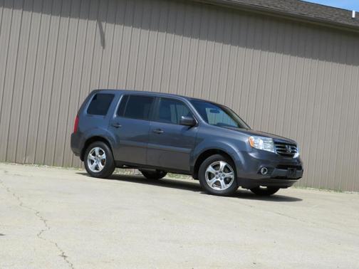 Gray 2015 Honda Pilot EX