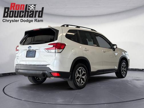 2022 Subaru Forester Premium