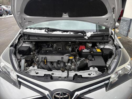 2015 Toyota Yaris L