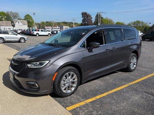 2022 Chrysler Pacifica Touring-L