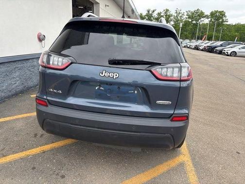 Blue 2019 Jeep Cherokee Latitude Plus